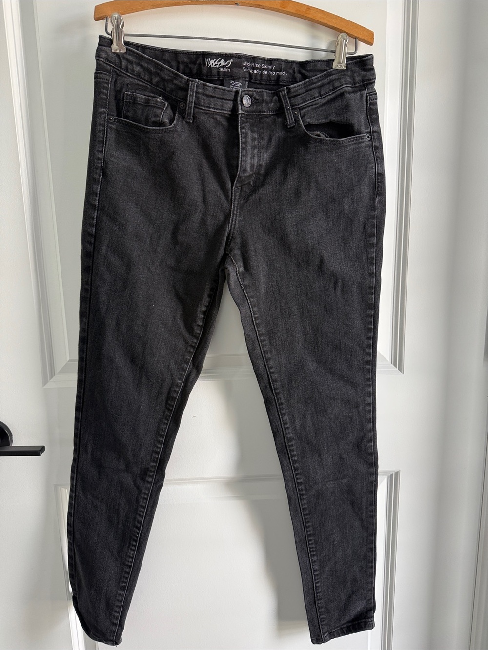 Mossimo Black Skinny Jeans — High-Rise Stretch Denim